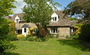 4 bedroom property in Ampney St. Peter
