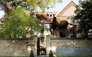 6 bedroom property in Almer Road, Wimbledon, London
