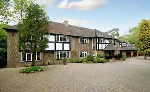 6 bedroom property in St Georges Hill