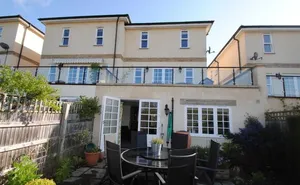 4 bedroom property in Bathford, Nr Bath