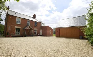 5 bedroom property in Totterdown Lane, Totterdown, Fairford, Gloucestershire, GL7
