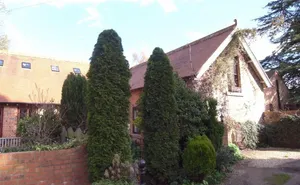 3 bedroom property in 
Over Dinsdale
