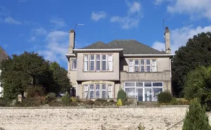 4 bedroom property in Woodburn Drive
