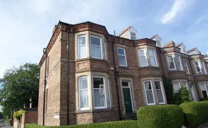 6 bedroom property in Cleveland Terrace
