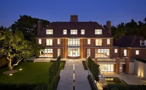 8 bedroom property in The Bishops Avenue, Hampstead Garden Suburb, London
