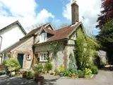 HORNDEAN - CHARACTER COTTAGE