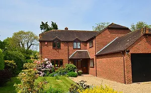 5 bedroom property in Ridgeway Lane, Lymington