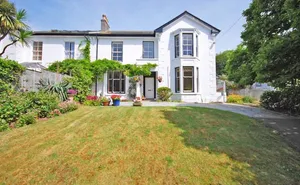 5 bedroom property in Agar Road, Truro City, Cornwall