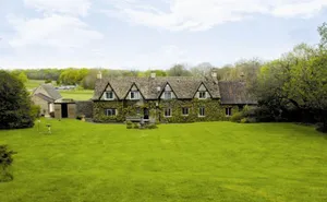 4 bedroom property in Stinchcombe Hill, Dursley, Gloucestershire