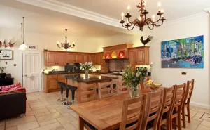 6 bedroom property in Icehouse Wood, Oxted, Surrey