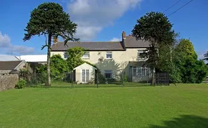 6 bedroom property in Wick Road, Llantwit Major, Vale of Glamorgan
