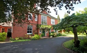6 bedroom property in Ashton Road, Shrewsbury