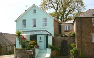 3 bedroom property in Strete