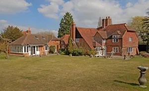 5 bedroom property in East Clandon
