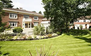 8 bedroom property in Telegraph Cottage, Warren Road, Kingston KT2
