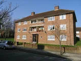 WIMBLEDON: IDEAL FOR PROFESSIONAL SHARERS - SPACIOUS 3 BED FLAT NEAR TOWN CENTRE