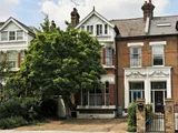Castelnau, Barnes