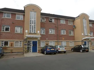 Photo 1 29ClivedalePlaceMain.jpg