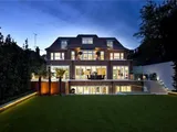 THE BISHOPS AVENUE, N2