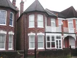 TO LET - WOOD GREEN, N22