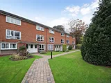 WIMBLEDON SLOPES - WELL PROPORTIONED SUPERBLY REFURBISHED SPLIT LEVEL MAISONETTE